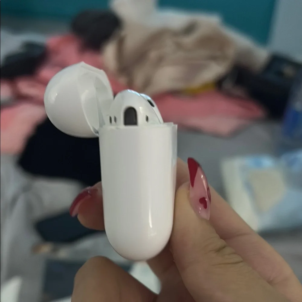 Apple White AirPods Wireless Headset